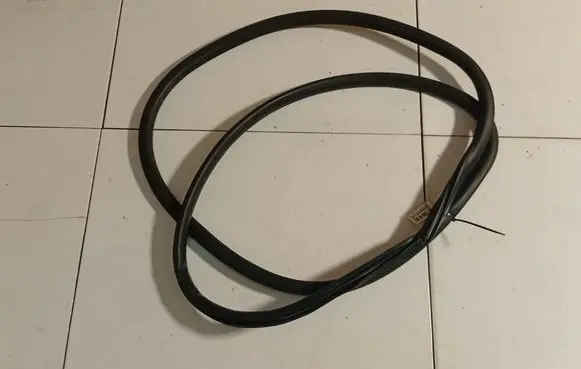 Audi A8 S8 D3 4E Rubber seal front coupe door 