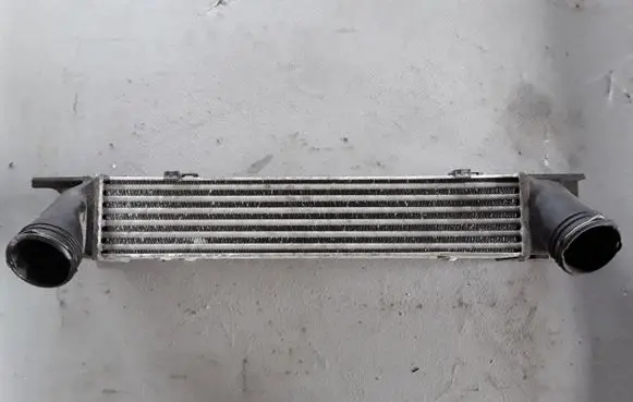 BMW 3 E90 E91 Intercooler radiator 3093796