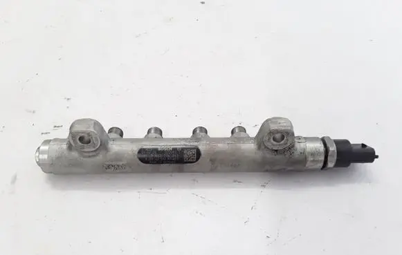 Renault Laguna II Fuel main line pipe 8200347593