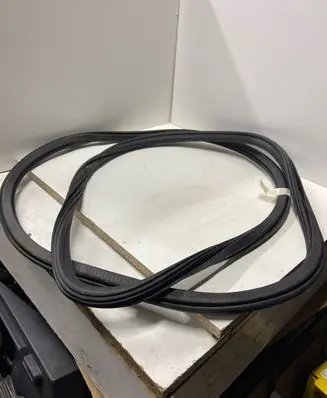 Porsche Macan (95B) Front door rubber seal 95B831721