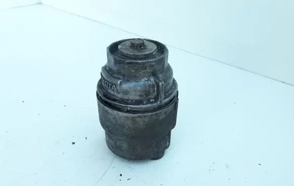 Toyota Avensis T250 Oil filter cover 