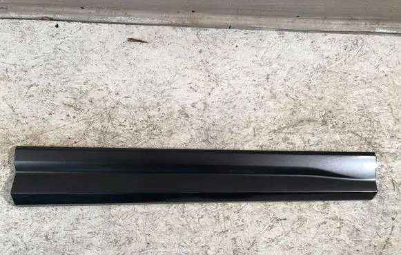 Audi Q2 - Front door trim (molding)