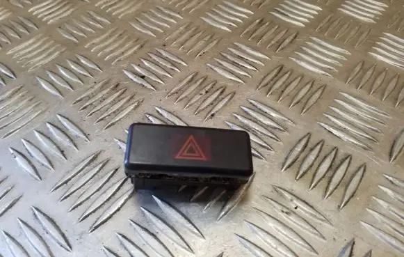 BMW 5 E39 Hazard light switch 8350947