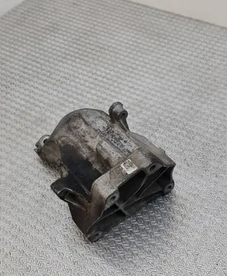 Mercedes-Benz C W204 Engine mounting bracket A6512230004 55122300