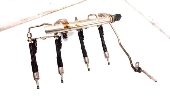 BMW X1 E84 Fuel injectors set 7585411