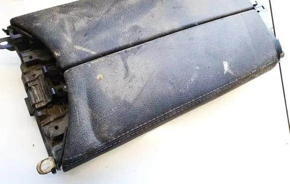 Mercedes-Benz C W204 Armrest 1271362g 1263765