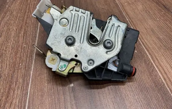 Mercedes-Benz SL R129 Front door lock A1297201335