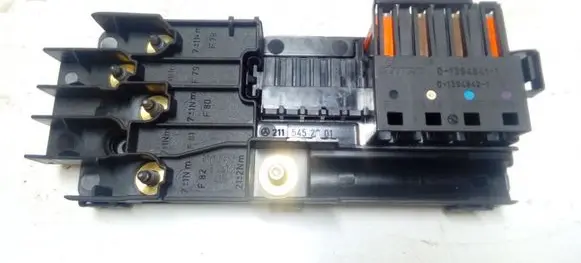 Mercedes-Benz GL X164 Fuse module 2115452601