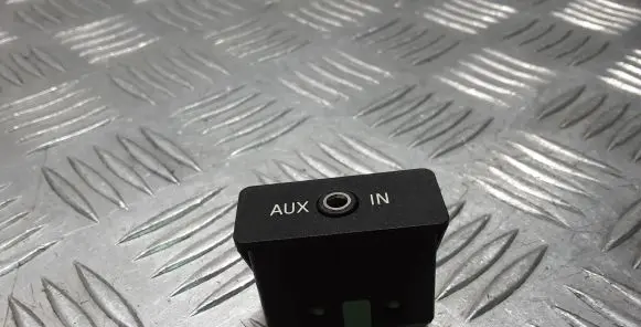 BMW 7 F01 F02 F03 F04 AUX in-socket connector 61316986791 6986791