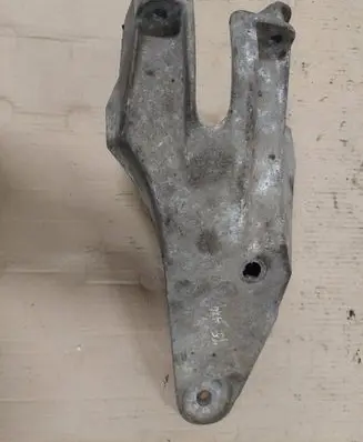 Volkswagen Transporter - Caravelle T5 Engine mounting bracket 7H0199370D 60199370