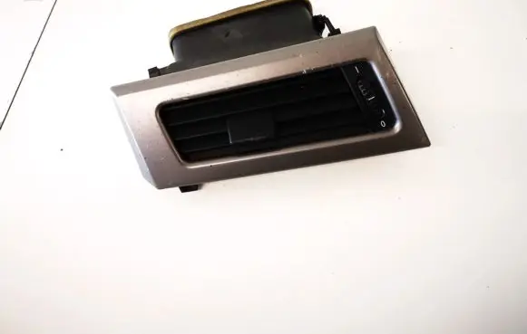 BMW 5 E60 E61 Dash center air vent grill 64226910731
