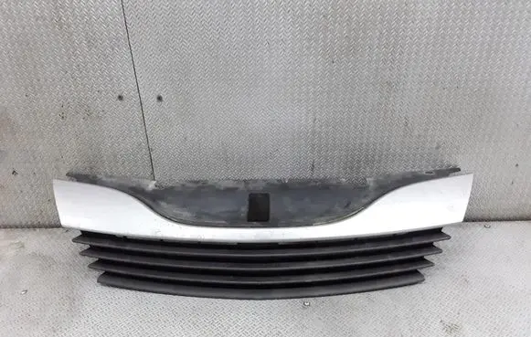 Renault Laguna II Front bumper upper radiator grill