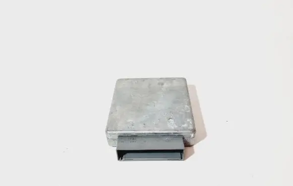 Volkswagen Golf V Engine control unit/module 5S7112A650YA 5S7112A650 LB0113