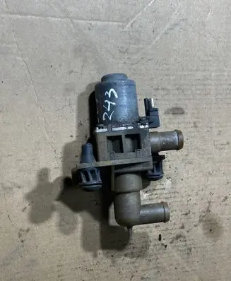 Mercedes-Benz Vito Viano W638 Coolant heater control valve 0018300684 1147413047
