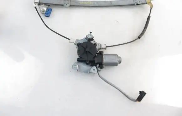 Nissan Almera N16 Front door window regulator with motor 
