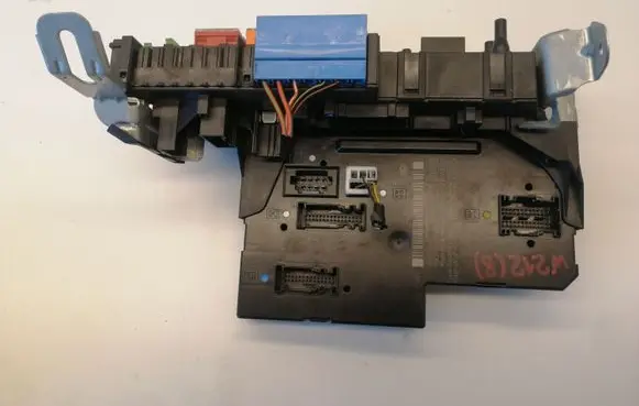 Mercedes-Benz E W212 SAM control unit 2129060505 2129012304
