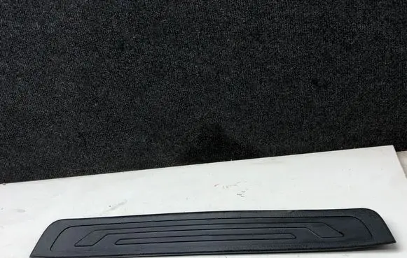 KIA Sorento Front sill trim cover 858852P000