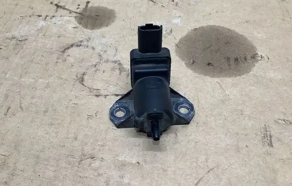 Ford Fiesta Vacuum valve 9688124580