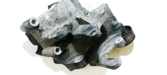 Hyundai Santa Fe Engine mounting bracket
