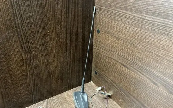 Mercedes-Benz Sprinter W906 Radio antenna 9068200475
