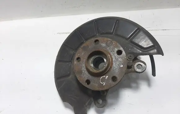 Volkswagen Golf VI Front wheel hub 
