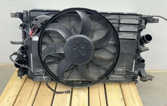 Mercedes-Benz CLA C118 X118 Coolant radiator