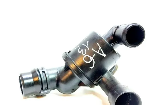 Thermostat/thermostat housing
