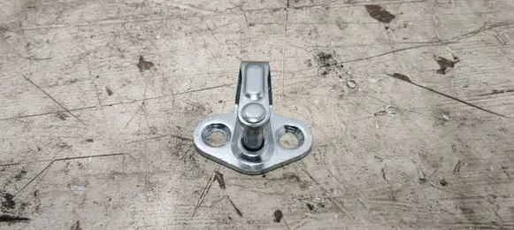 Opel Insignia A Rear door lock loop/hook striker