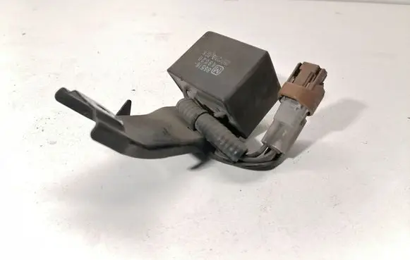 Lexus RX 450H Other relay 8651648020