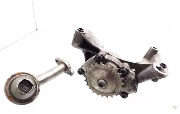 Audi A3 S3 8P Oil pump 038115121A