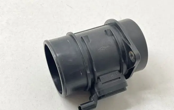 Renault Megane III Mass air flow meter 5WK97021 8200682558