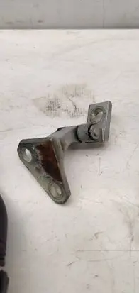Volkswagen PASSAT B6 Front door upper hinge 3c0831401D