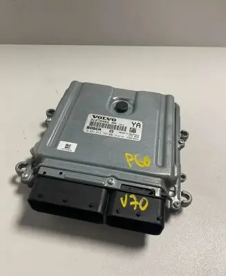 Volvo V70 Engine control unit/module 31272462AA 1039S18372 0281012765