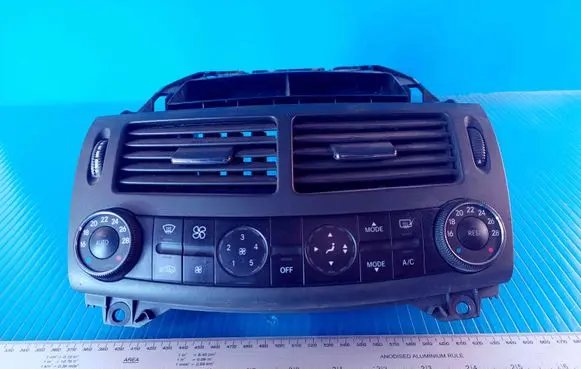 Mercedes-Benz E W211 Climate control unit 2118300490 A2118301854