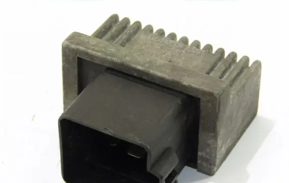 Nissan Almera N16 Glow plug pre-heat relay 7700115078
