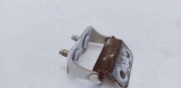 Tailgate/trunk/boot hinge