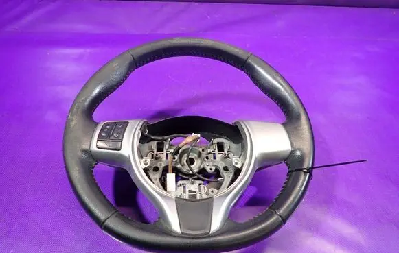Toyota Yaris Steering wheel 45100-0D490C1