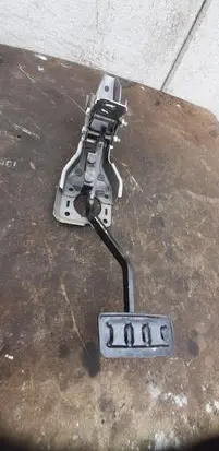 Ford Ranger Brake pedal AB312L388DE