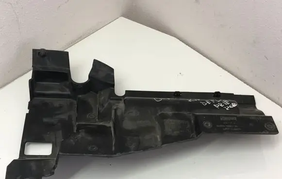 Ford Focus C-MAX Intercooler air guide/duct channel 3M5110B738A