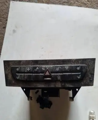 Mercedes-Benz CLS C219 CD/DVD changer 