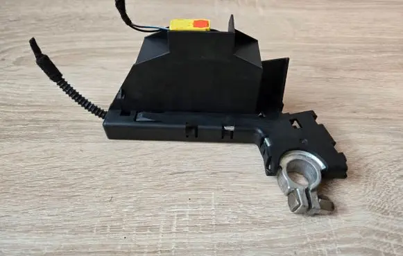 Audi A1 Positive cable (battery) 