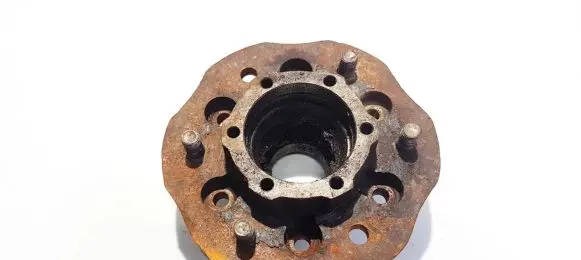 Front wheel hub