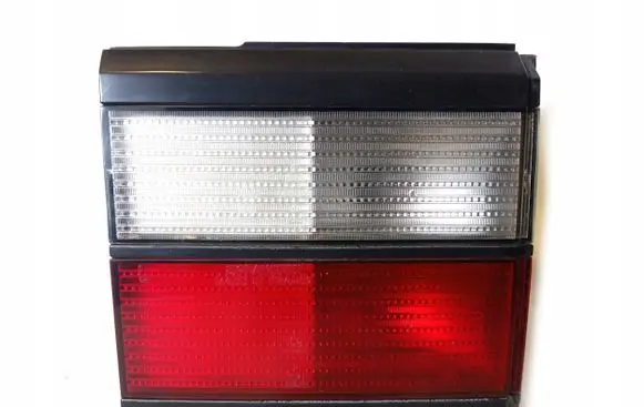 Volkswagen PASSAT B3 Tailgate rear/tail lights 333945107