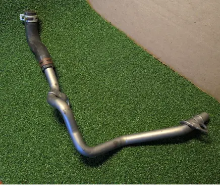 Renault Trafic III (X82) Engine coolant pipe/hose 140555811R