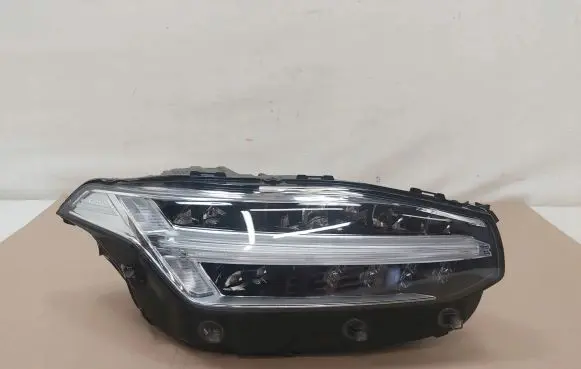 Volvo XC90 Headlight/headlamp