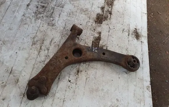Toyota Corolla Verso E121 Front lower control arm/wishbone NOCODE