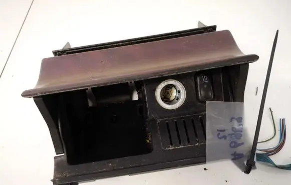 Mercedes-Benz E W210 Car ashtray