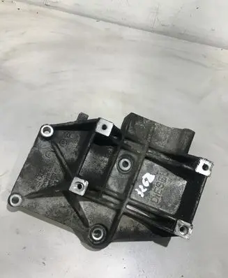 Volkswagen PASSAT B6 A/C compressor mount bracket 028260885A