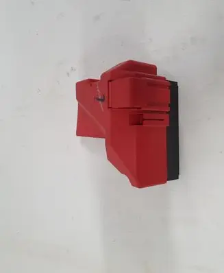Nissan Juke II F16 Battery relay fuse 