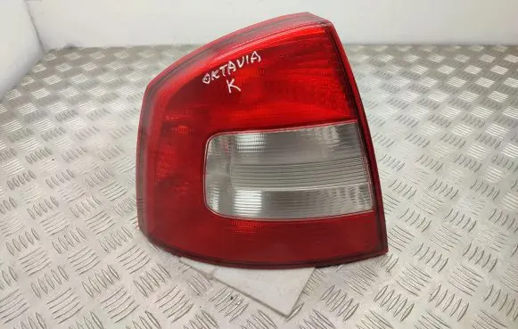 Skoda Octavia Mk2 (1Z) Rear/tail lights 1Z5945095B 1Z5945111B